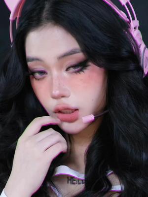 Si papi #dva #GamerGirl #cosplaygirl #cosplayer #egirl #tiktok #fyp #anime  | When he stops right before you’re abt to cm and says.. | “Beg” | Country: US