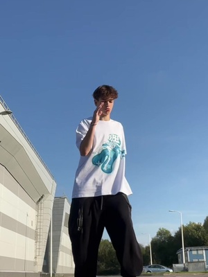 Polina Isadora (@polinaisadora) on TikTok Omg it’s finally back to 30 seconds ? #fyp #dance #walkingonadream #inyourface #love