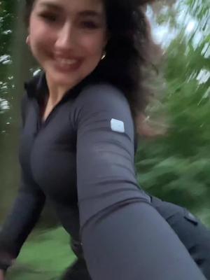 Driving in a dress🙄 #fyp #fakebody #fakebodyy⚠️ #goviral #viralvideo #usa_tiktok  | Country: GB