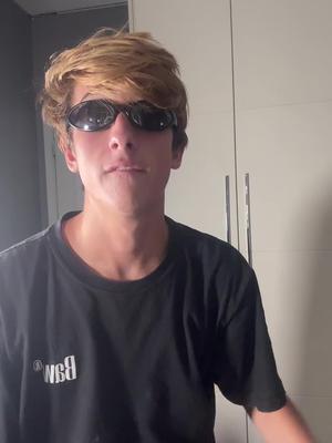 StarrBarker (@starr.barker) sur TikTok I make my poor sister do tiktoks with me #foryou #fyp