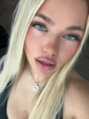 #fakebody #fakebodyy⚠️ #fyp #foryou #viral #bimbo #bimbotiktokker #justforfun #foryoupage #trending #bimbotiktok  | PRETTY BABE x LASHES