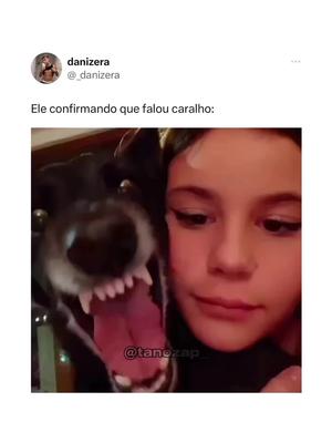 😘 | Eu e a vozes rindo de vc:  | 👩- ”hahaha mas você nao tem amigos”