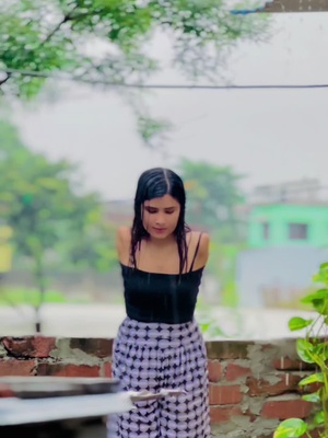 Naomi ? (@that_hippy_queen) on TikTok 80% gravity ? #foryoupage #foryou #fyp #trend #trending #feature #featurethis #song #dance #viral #girl #woah #makeup #hair