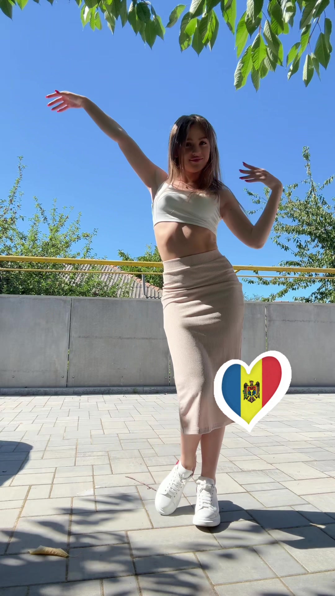 Tutorial de @elisetwerk del paso 1: Gusanito 🐛Duo para que pueda veros girls! #twerkinglat #bailesdetiktok #peruana #twerk #parati | Country: PE