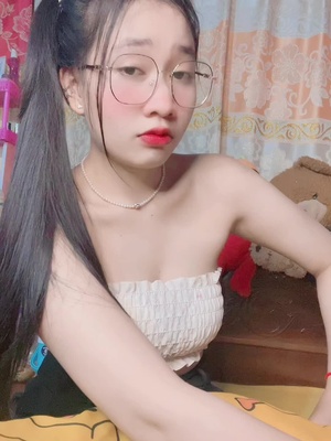 Jazzy Baby (@jazzybaby18x) sur TikTok Did you see my socks? ? #hypehouse #fyp